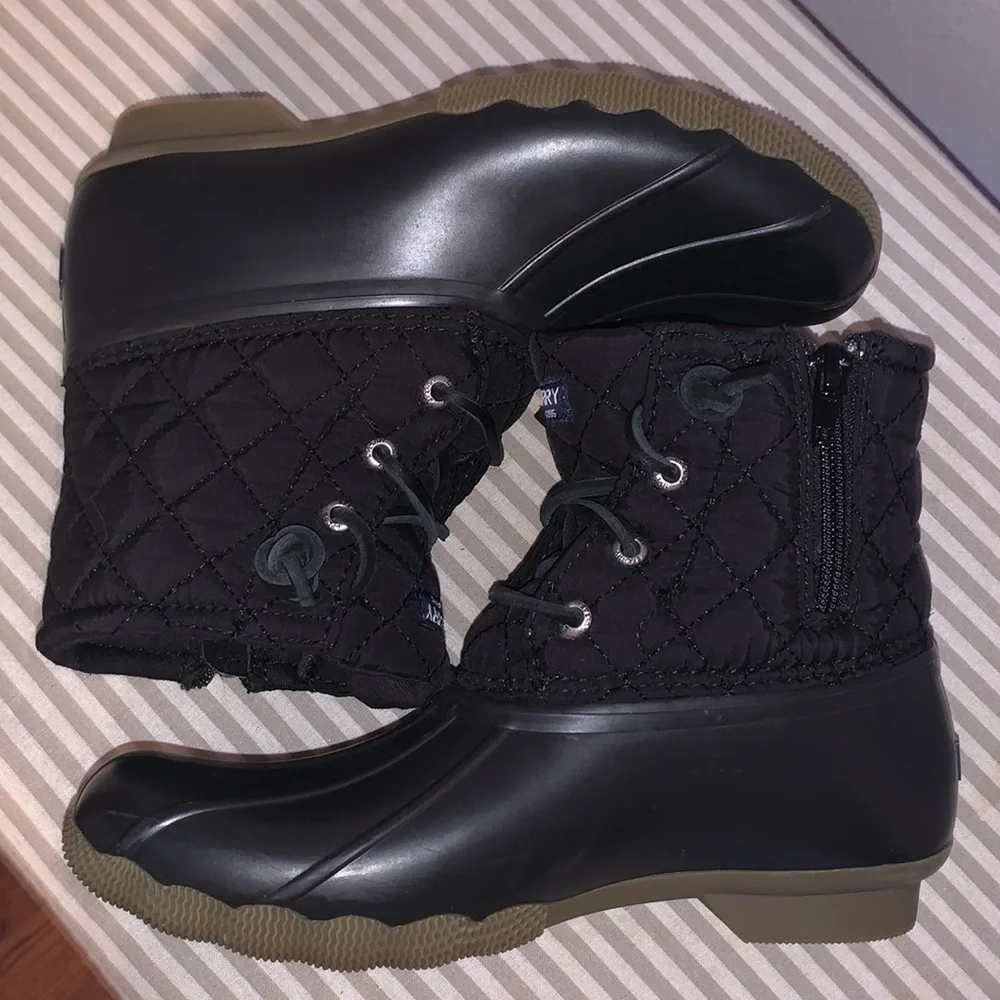 Sperry Saltwater Quilted Winter Boots Size 4